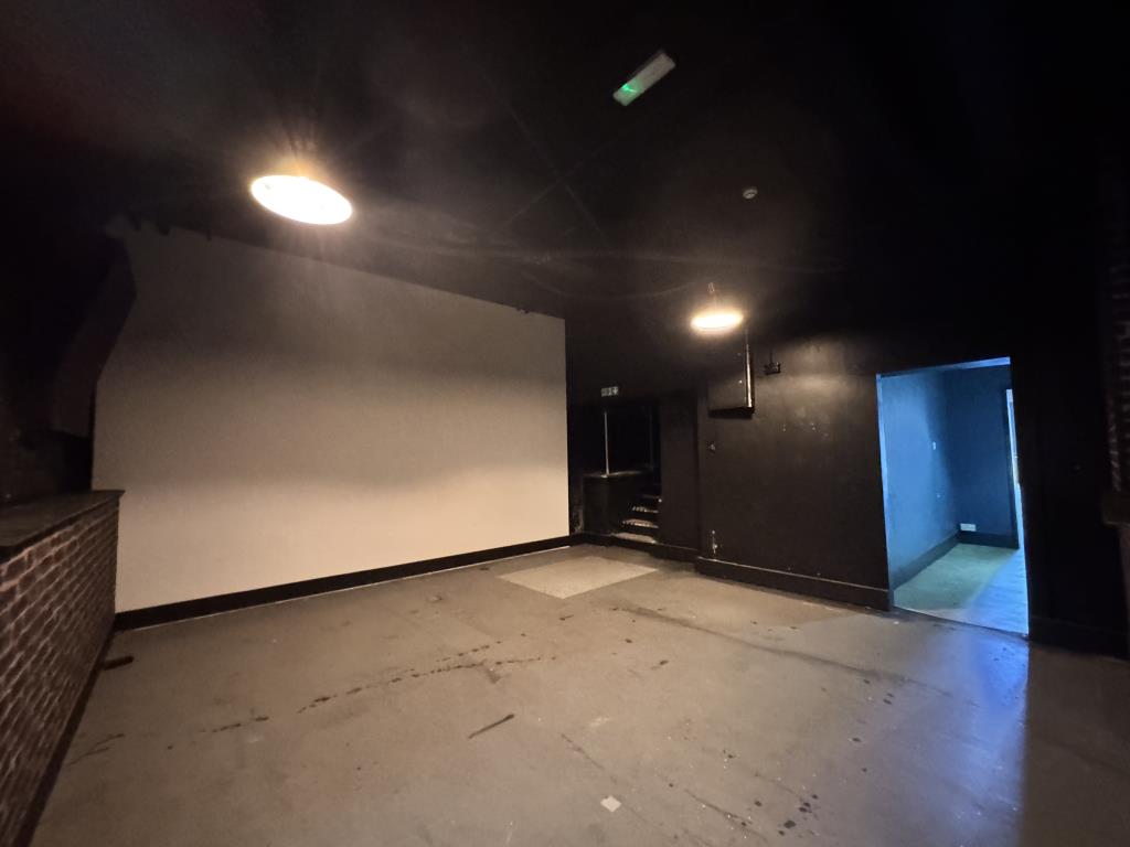Lot: 61 - BAR IN CENTRAL NEWQUAY WITH POTENTIAL - Ground floor rear bar room